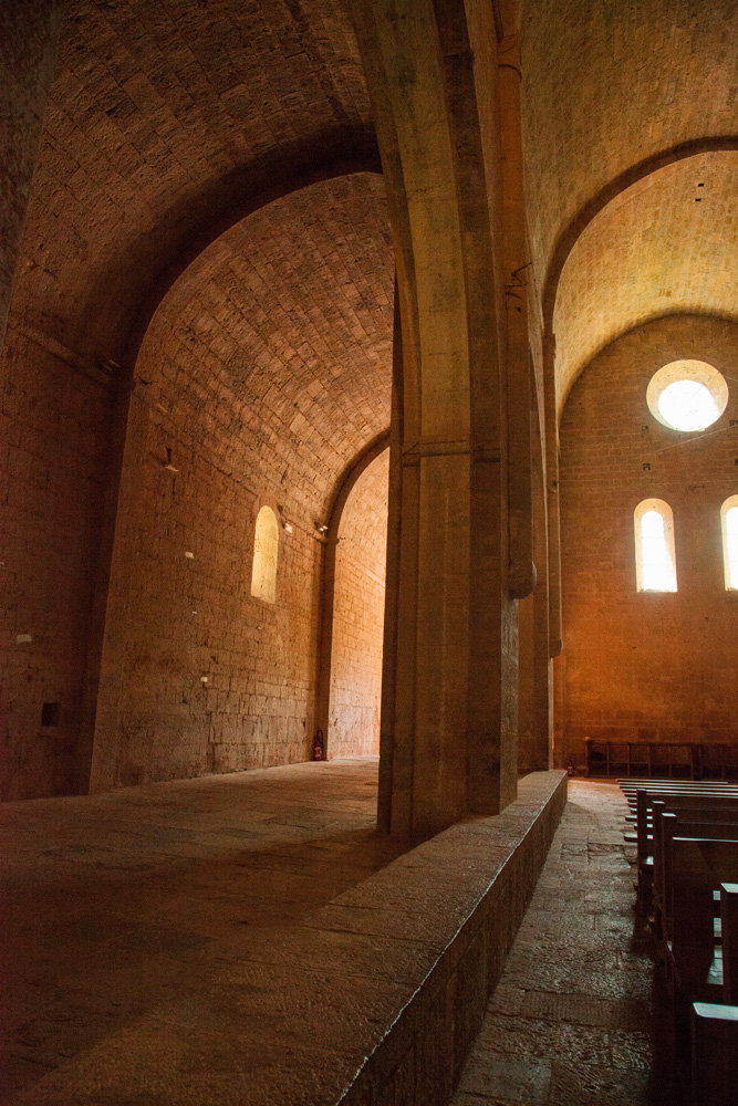 Abbaye-du-Thoronet-(11-sur-75)