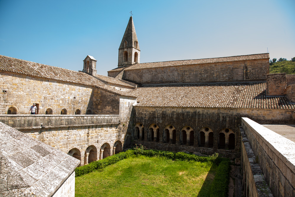 Abbaye-du-Thoronet-(20-sur-75)
