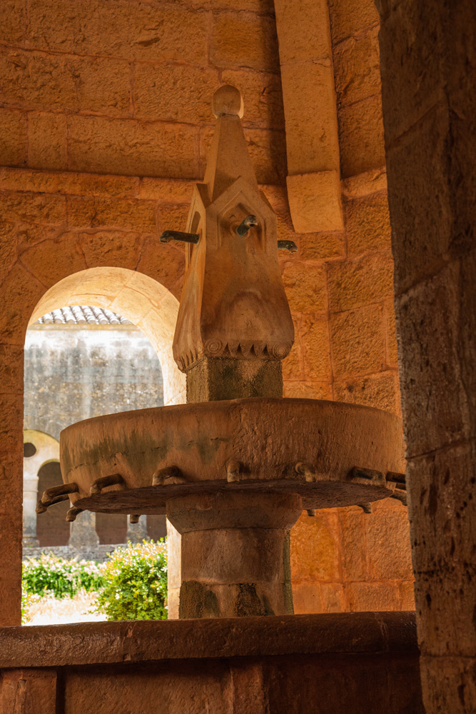 Abbaye-du-Thoronet-(30-sur-75)