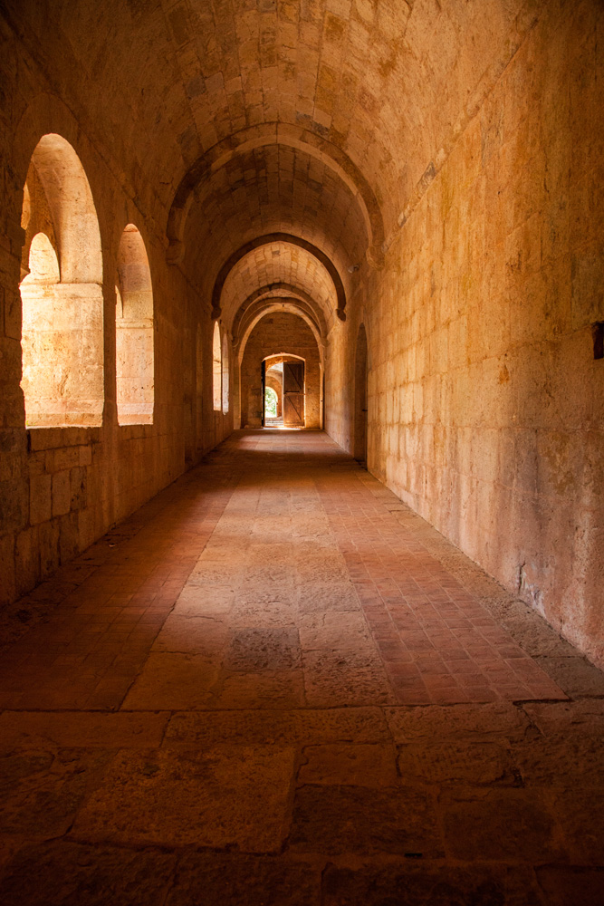 Abbaye-du-Thoronet-(38-sur-75)