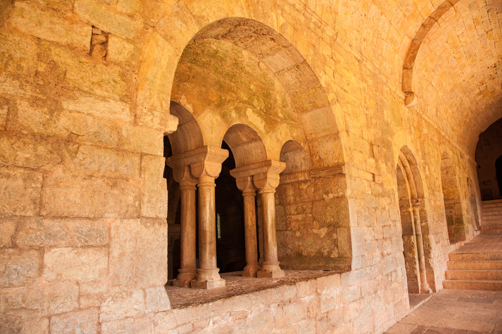 Abbaye-du-Thoronet-(40-sur-75)